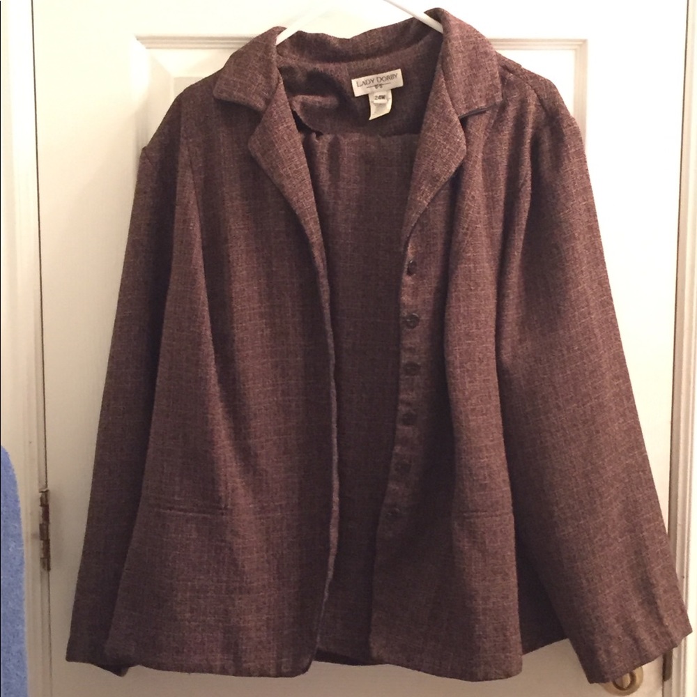 Skirt suit